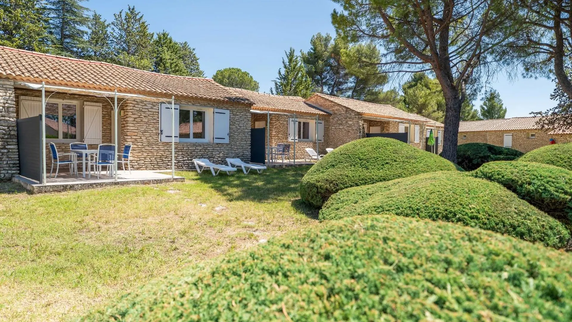 Small Stone Mas T2 In A Tourist Residence La Roque-sur-Pernes